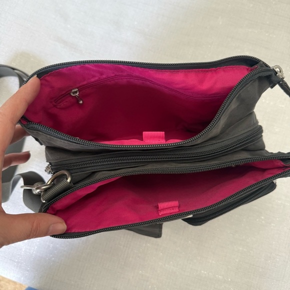 Baggallini Cross Over Crossbody Bag Travel Pockets Dark Gray - Picture 4 of 8